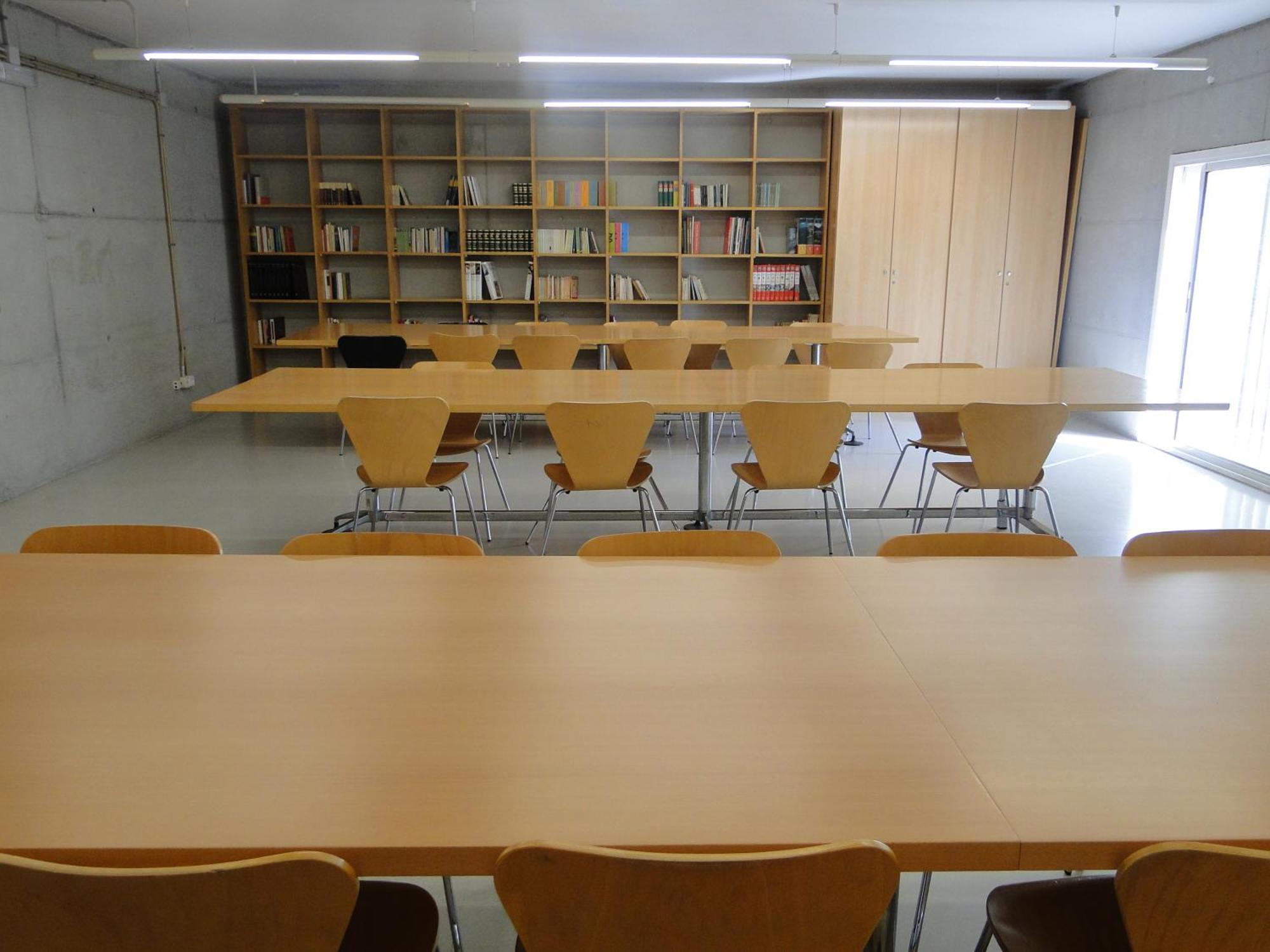 Отель Residencia Universitaria Sant Joan Реус Экстерьер фото